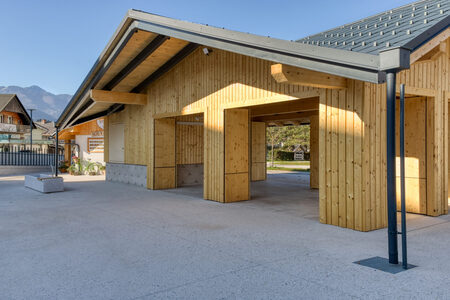  Večnamensko promocijsko prireditveni prostor 